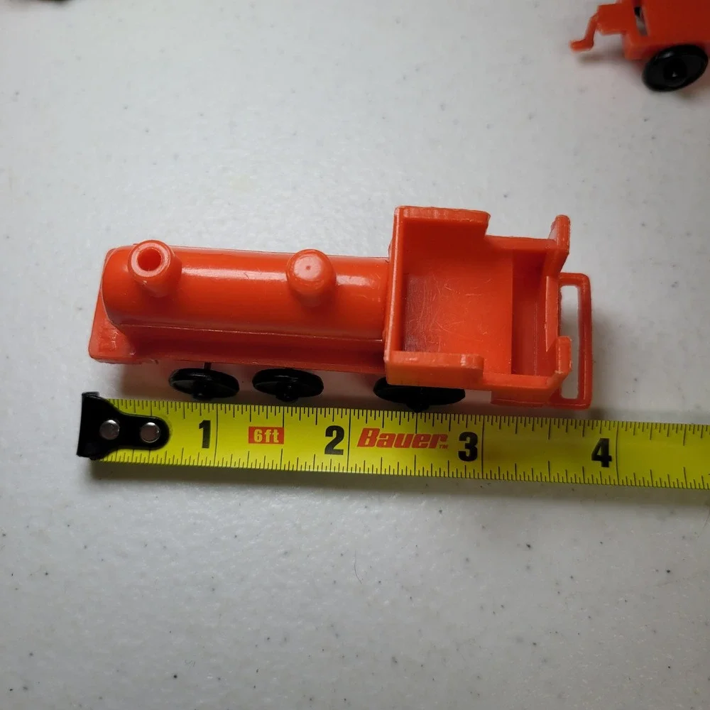 Herbart Vintage Plastic Toy Train‎ Set Red Green Yellow Small 5 Piece Lot